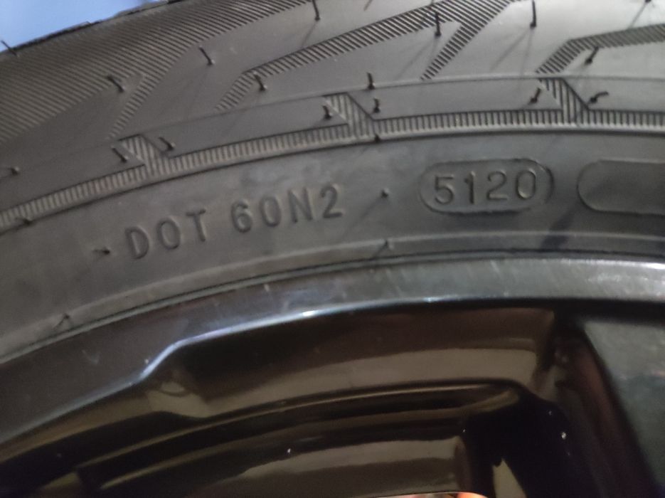 Продам диски с шинами комплектом