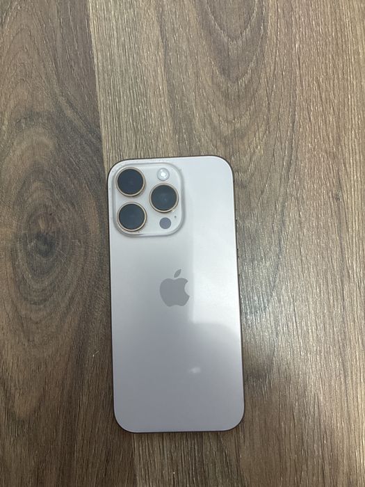 Продам Iphone 16 pro в очень хорошем состояний