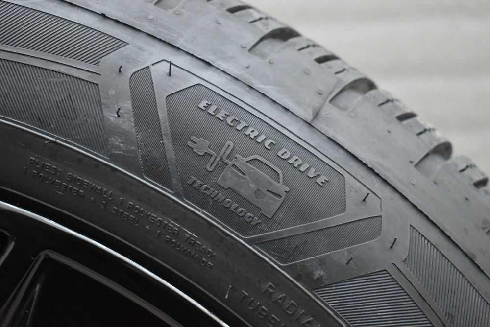 Зимни гуми 255/50/21 Goodyear