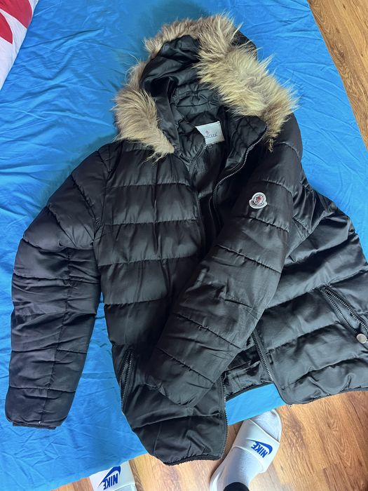 Яке с пух monclear