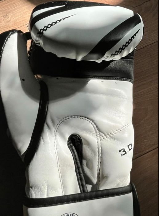 Manusi box venum 16 oz