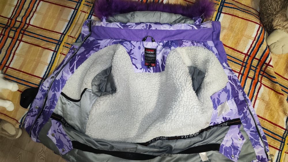 Продам горнолыжный костюм для девочки