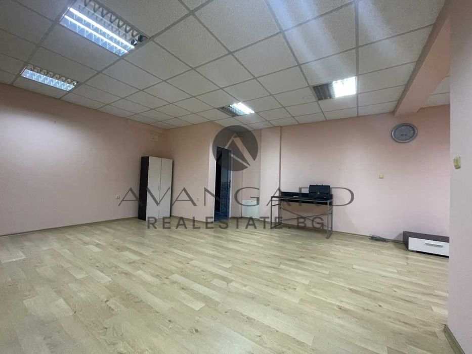 Продава се Магазин в Пловдив, Кършияка - 70 кв.м за 1643 €/кв.м - Снимка #8