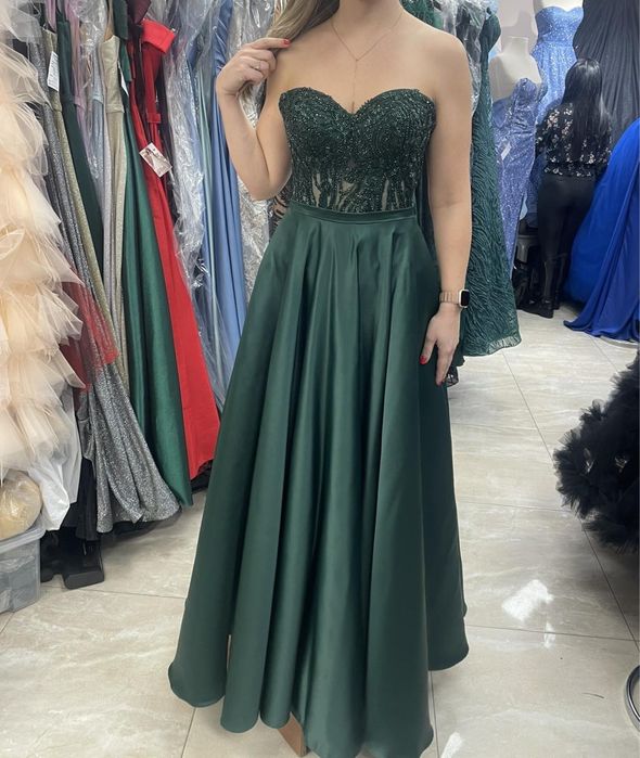 Продавам официална-бална рокля в зелено