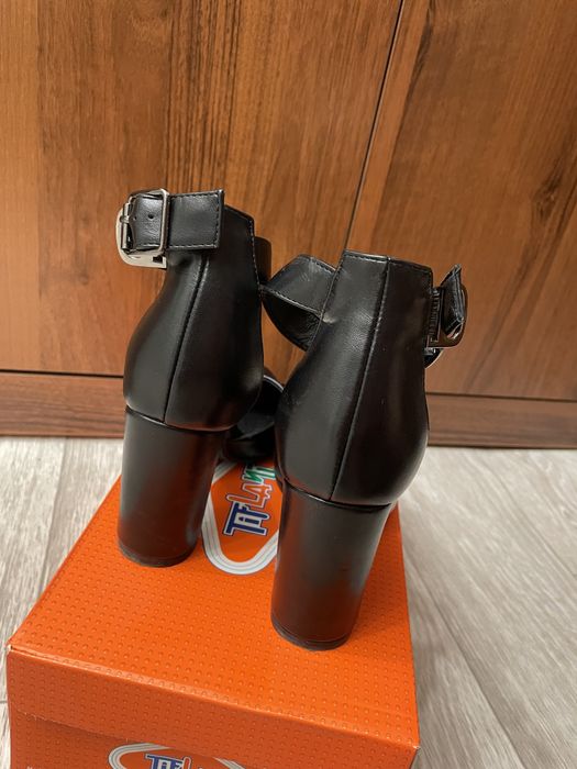 Продам туфли