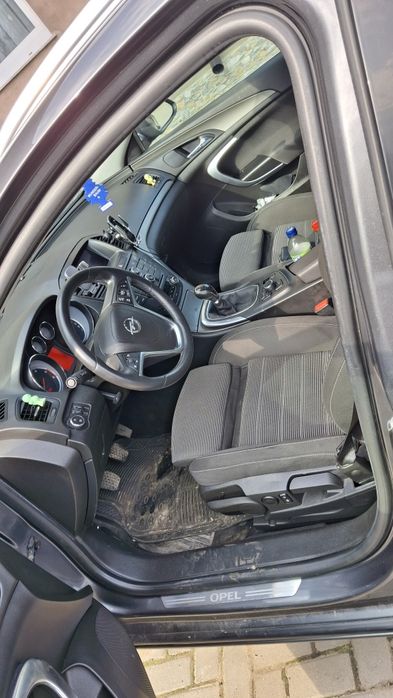 Vând Opel insignia 2.0 diesel