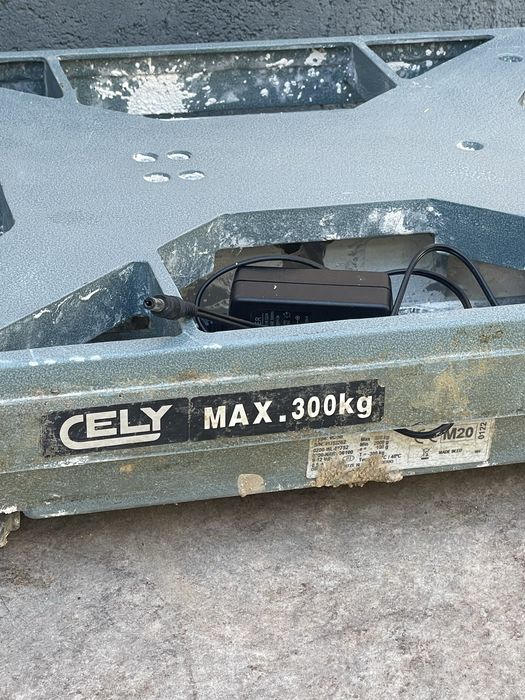 Vând cantar  DIBAL  CELY