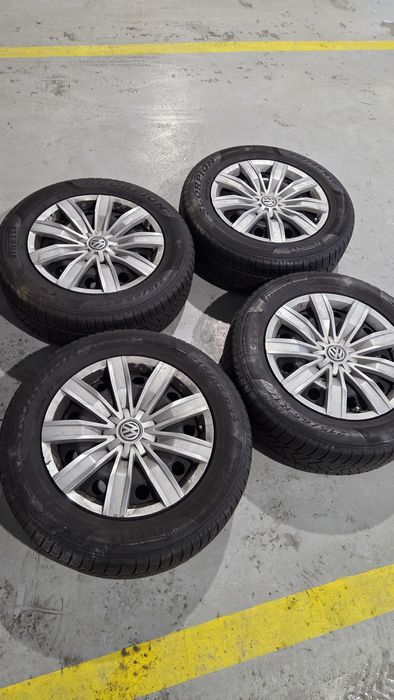 Jante pe 17 originale vw 5x112 cu capace si  cauciucuri  215 65 17