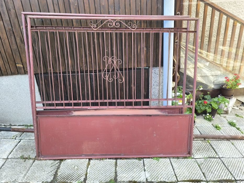 Дворни метални врати