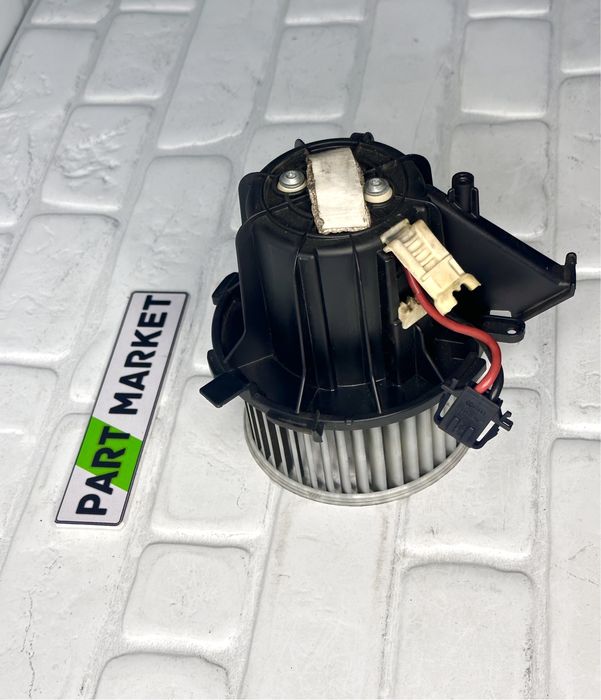 Вентилатор парно AUDI A4 A5 Q5 8K1820021