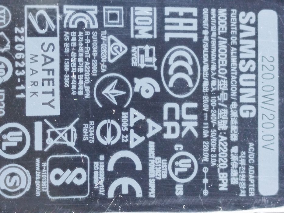 Блок питания 220 ватт 20 Вольт