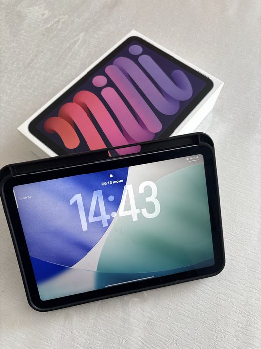 iPad mini 64GB.