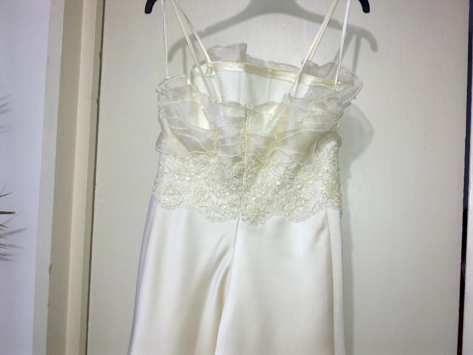 Vand rochie de mireasa ,, super creatie ''