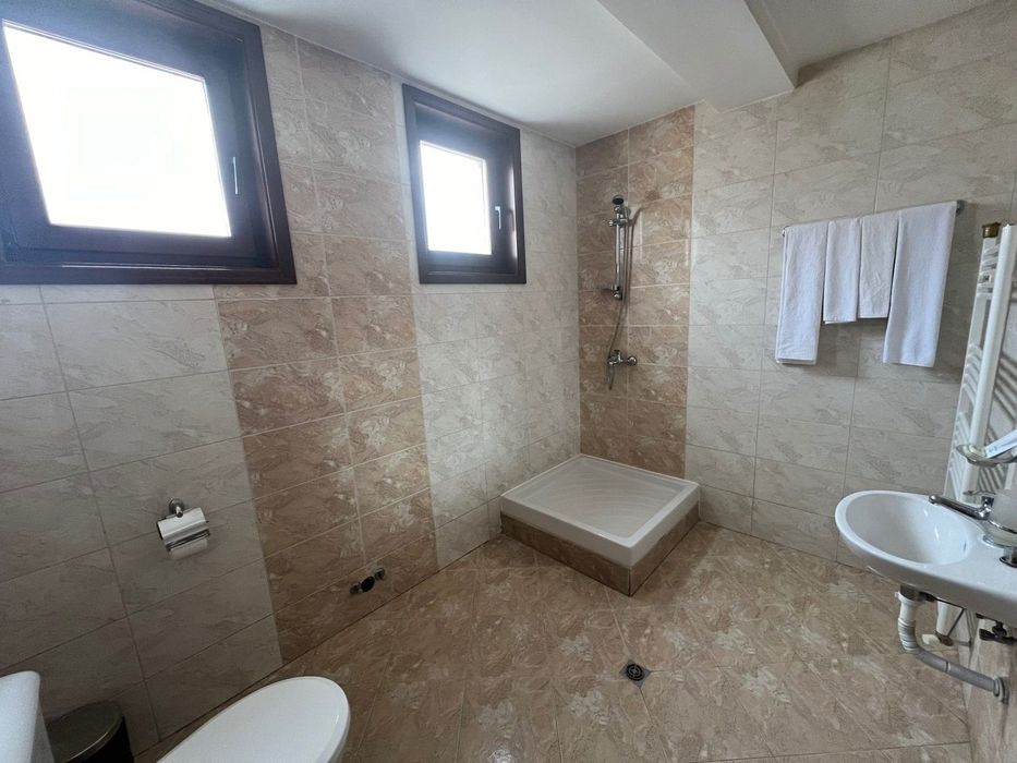 Дава се под наем Заведение в Смолян, Долно Райково - 300 кв.м за 306 € - Снимка #17