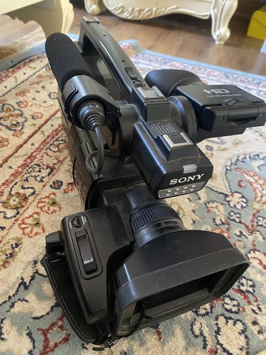 Камера сони 2500 Sony 2500