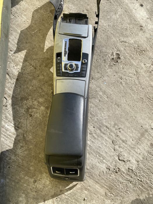 Tunel Cotiera Audi A6 C6 Pret 500 lei complecta