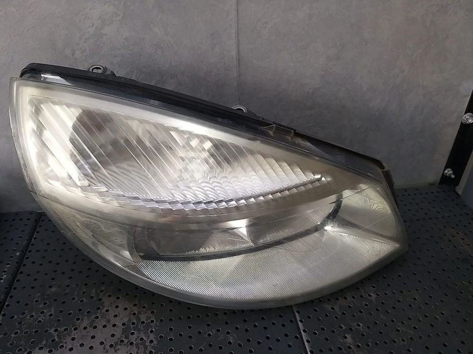 Far dreapta renault scenic 2 jmo 1 15810400re