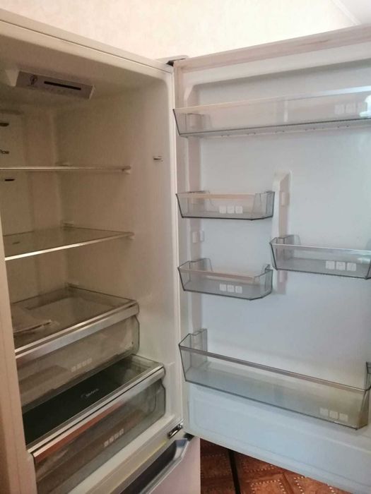 Продам холодильник