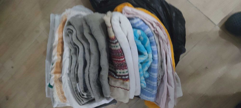 Покривки и кърпи от всякакъв вид, стари и нови, дантелени, платнени