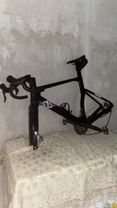 Шоссейный Велосипед  полностью КАРБОНОВЫЙ