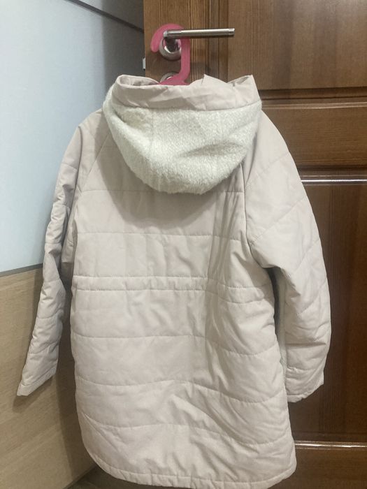 Продам куртки для девочек