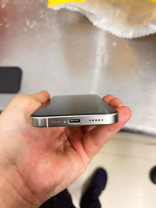Iphone 15 pro продам