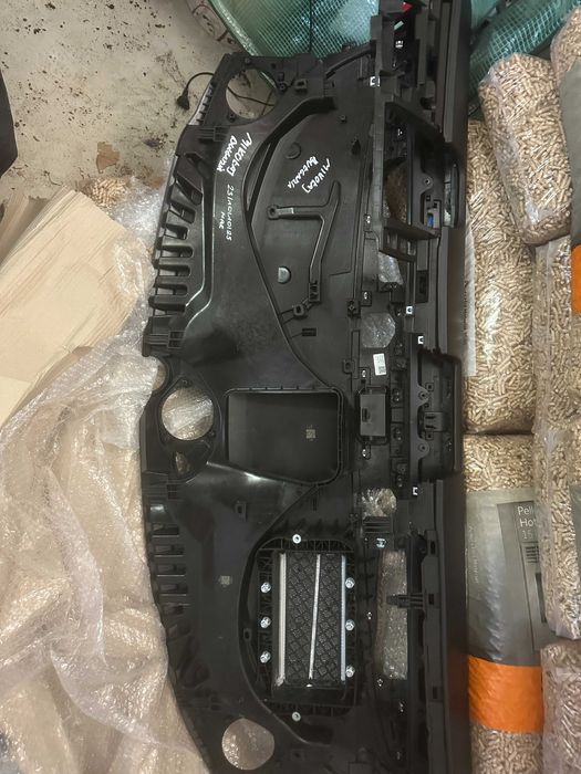 Tesla 3 Highland Табло, фарове и части 2024 2025