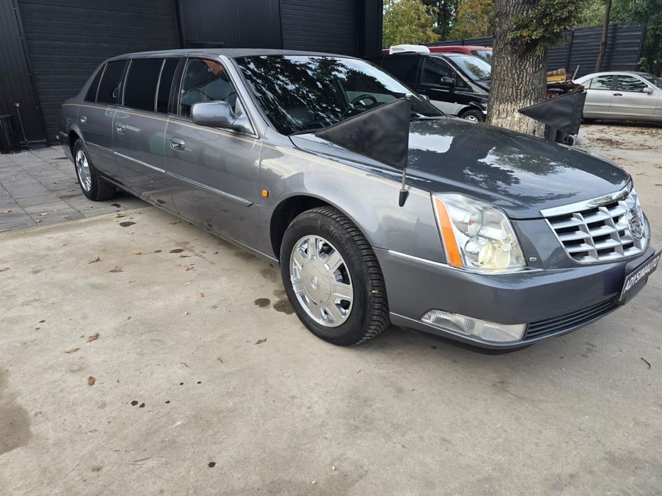 Limuzina cadillac de ville
