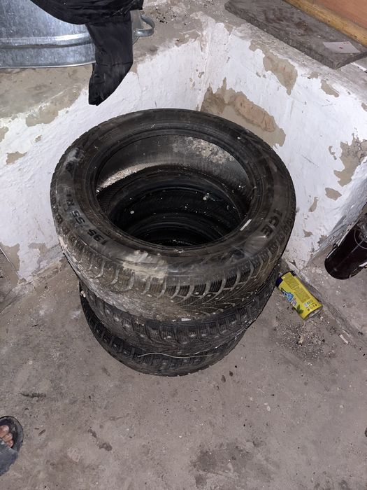 Продам б/у шины зима 3