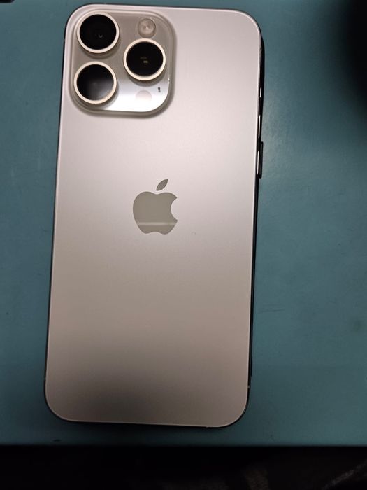 Продам Iphone 15 pro max