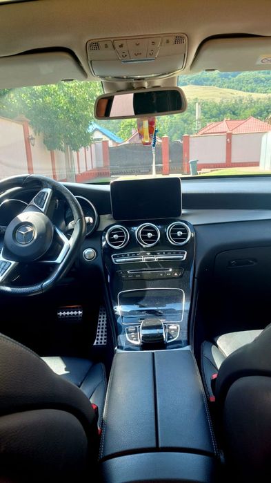 Mercedes GLC 250 4MATIC - 19000 E