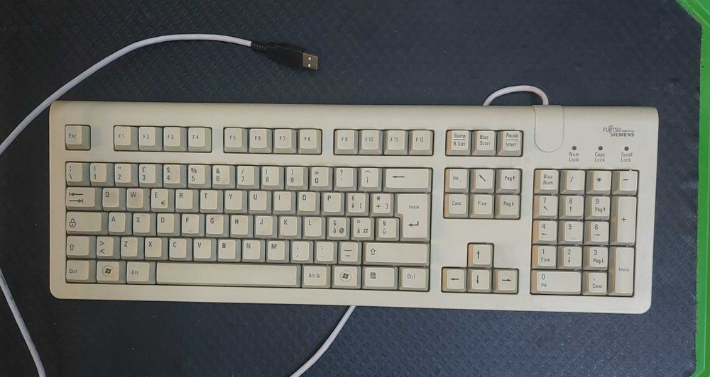 Tastaturi albe PS2