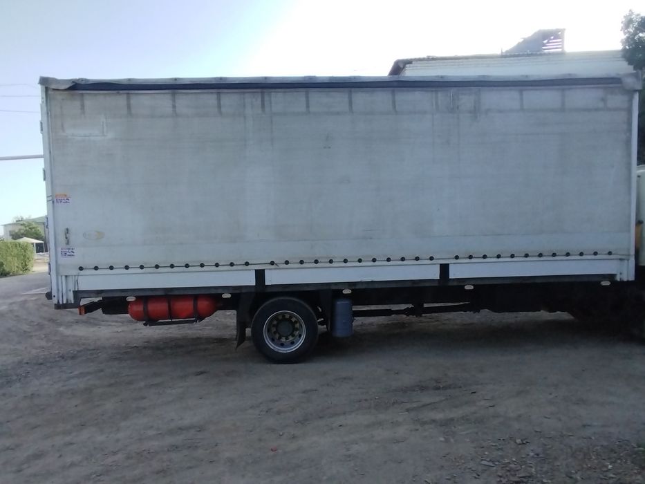 ДАФ СФНИ Кузифи сотилади .узунлиги 8 мт.енига 2.50 мт баландлиги 2.70м