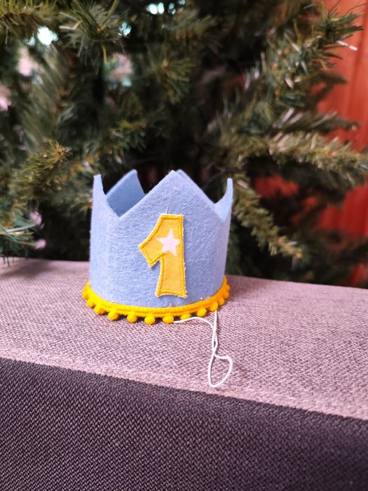 Coroniță aniversare din fetru 1 an