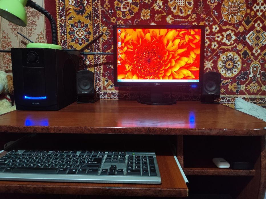 Полный комплект ПК, с колонками Microlab