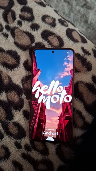 Motorola edge 50 neo,5g,256GB,8GB RAM.