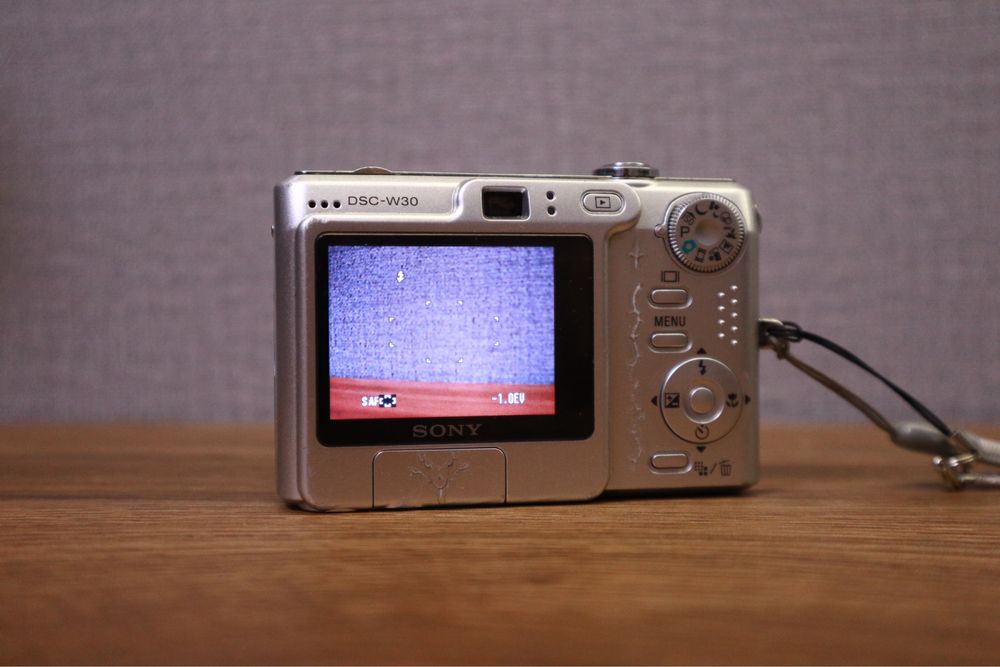 Sony Cybershot DSC-W30