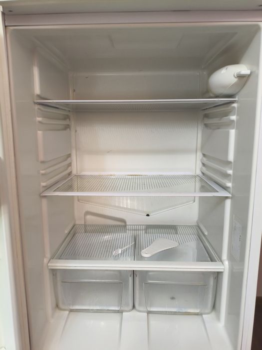Холодильник Indesit