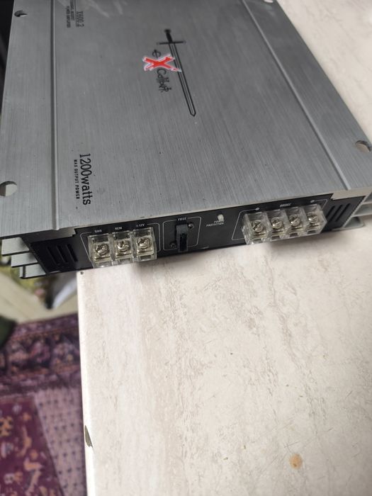 Vând amplificator auto