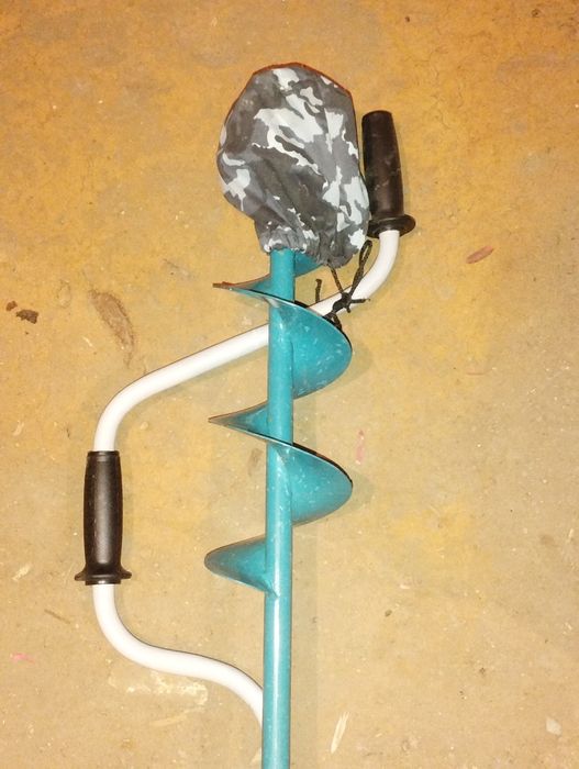 Продам ледобур для рыбалки