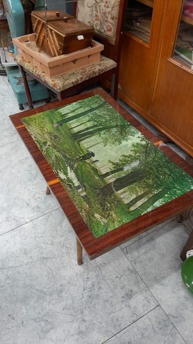 Столики деревянные