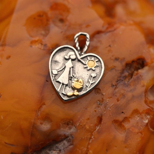 Сребърен медальон 925 „Майчина любов“ – символ на нежност и закрила