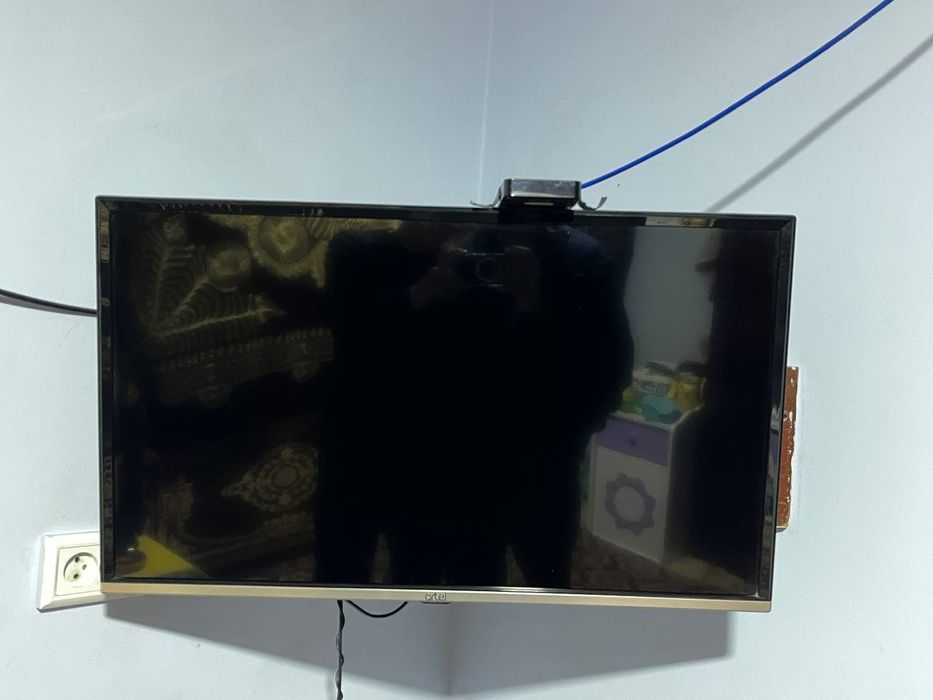 Telivizor 32tali  sotiladi ideal arter bonusga smart tuner beriladi