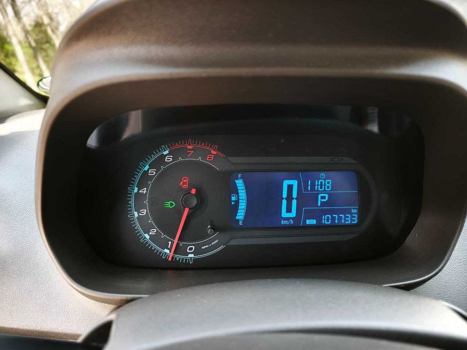 Chevrolet Cobalt, 2015 года выпуска.