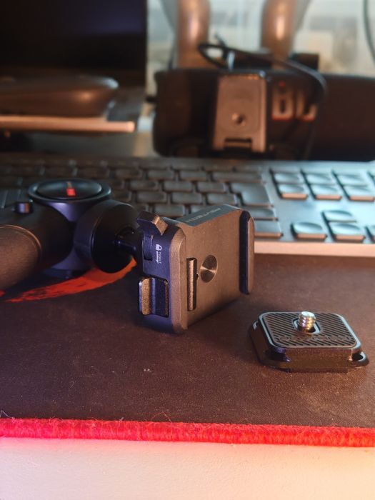 Pgytech MantisPod 2.0 Trepied Vlogging cu Cap Bila Negru