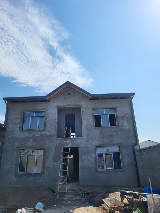 Qibrayda 3 soth 2 etajli 8 honali uy sotiladi