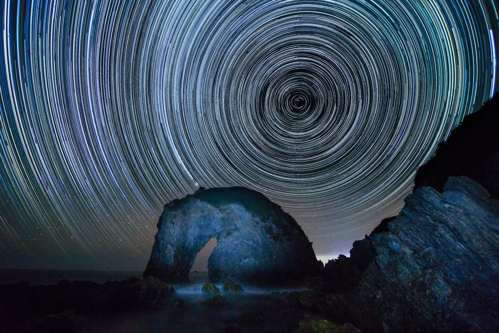 Nikon D300 фотоапарат + два обектива и аксесоари Никон