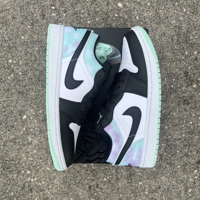Air Jordan Retro 1 Low SE Tie Dye