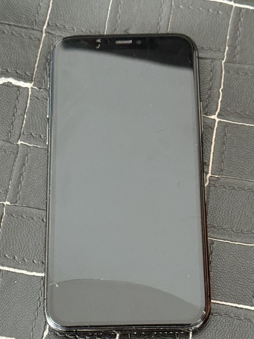 Vand Iphone 11 pro pentru piese