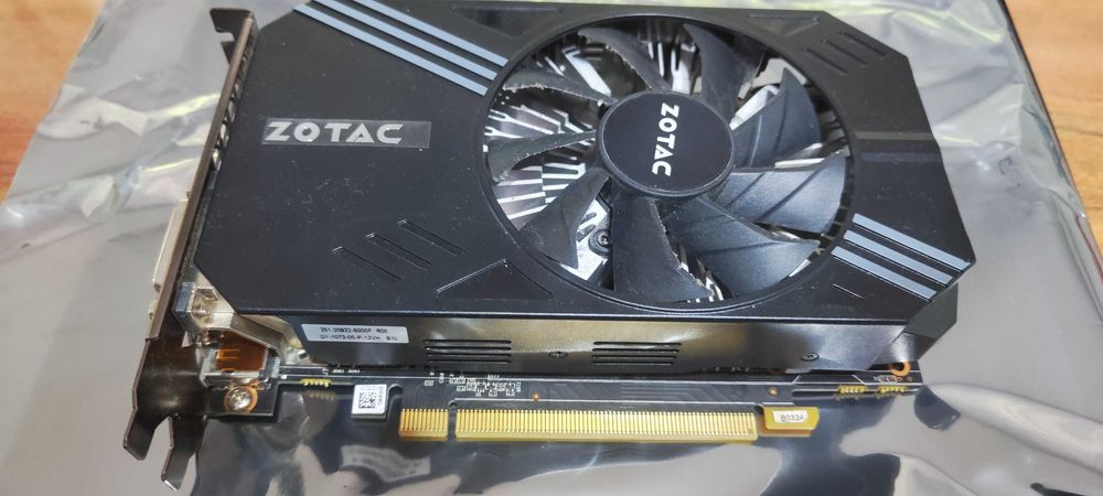 Продавам работеща видео карта ZOTAC GeForce GTX 1060 мини 6 GB